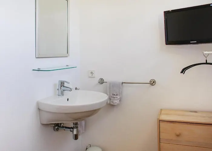 Amazing In With Kitchen Holiday home